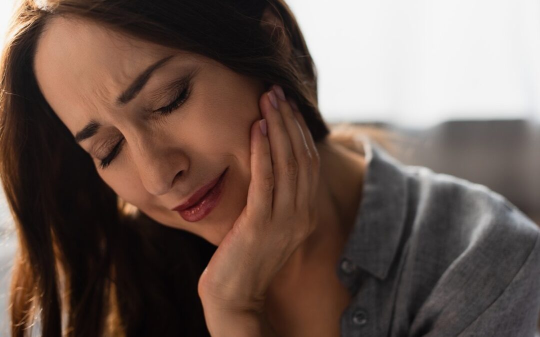 Why Does My Throat Hurt? Common Causes, Symptoms & Relief Tips